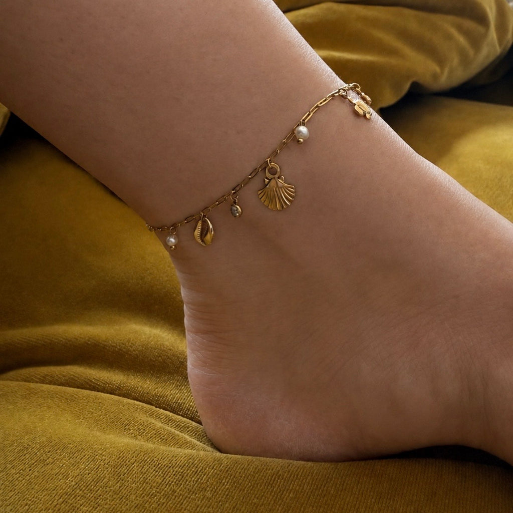 Ava