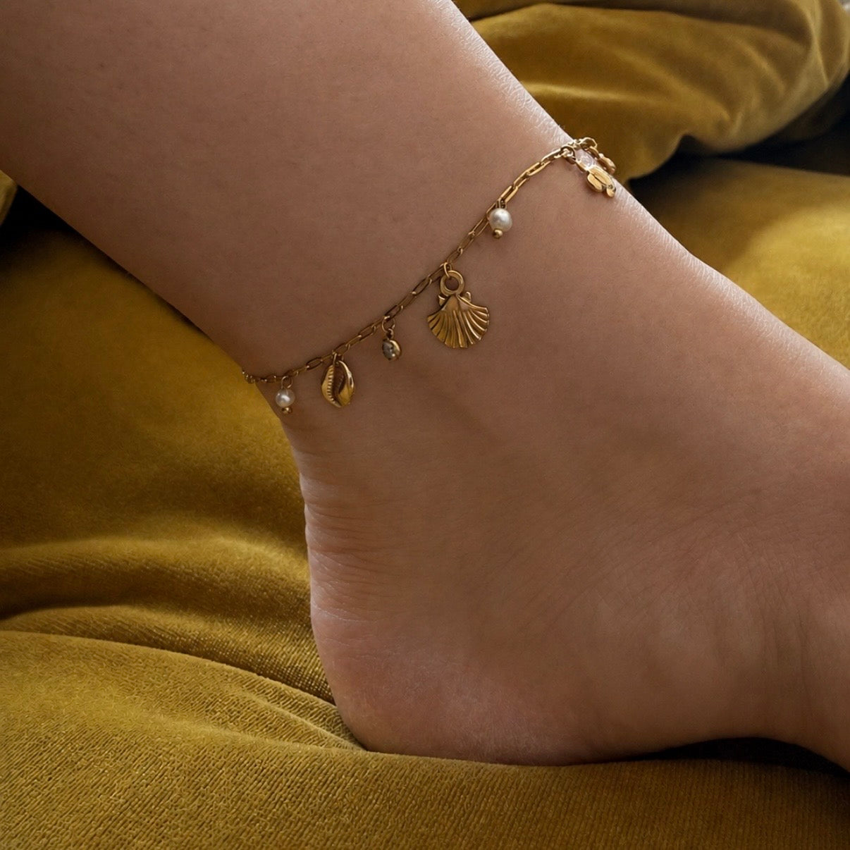 Ava